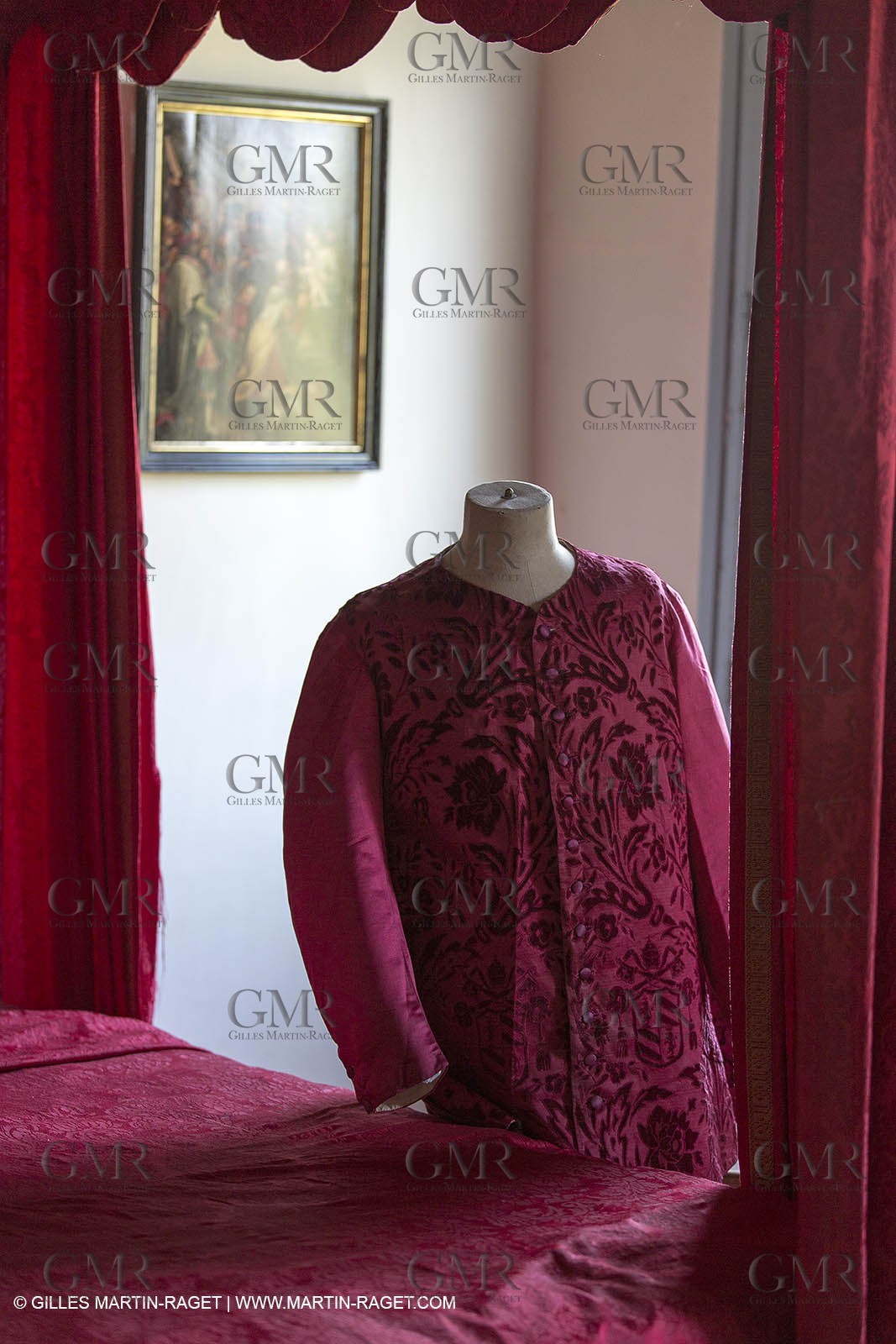 31 10 2013 - Ansouis (FRA,84) - Ansouis castle - Costumes of the exhibit Men costumes