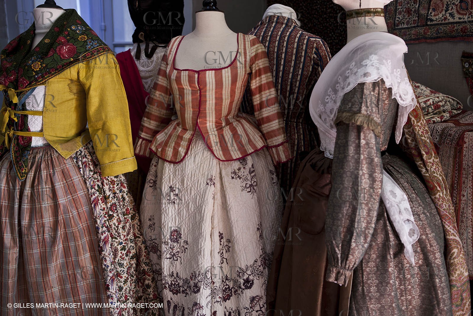 30 06 2011 - Toulon (FRA,83) - Villa Rosemaine - Indiennes sublimes exhibition