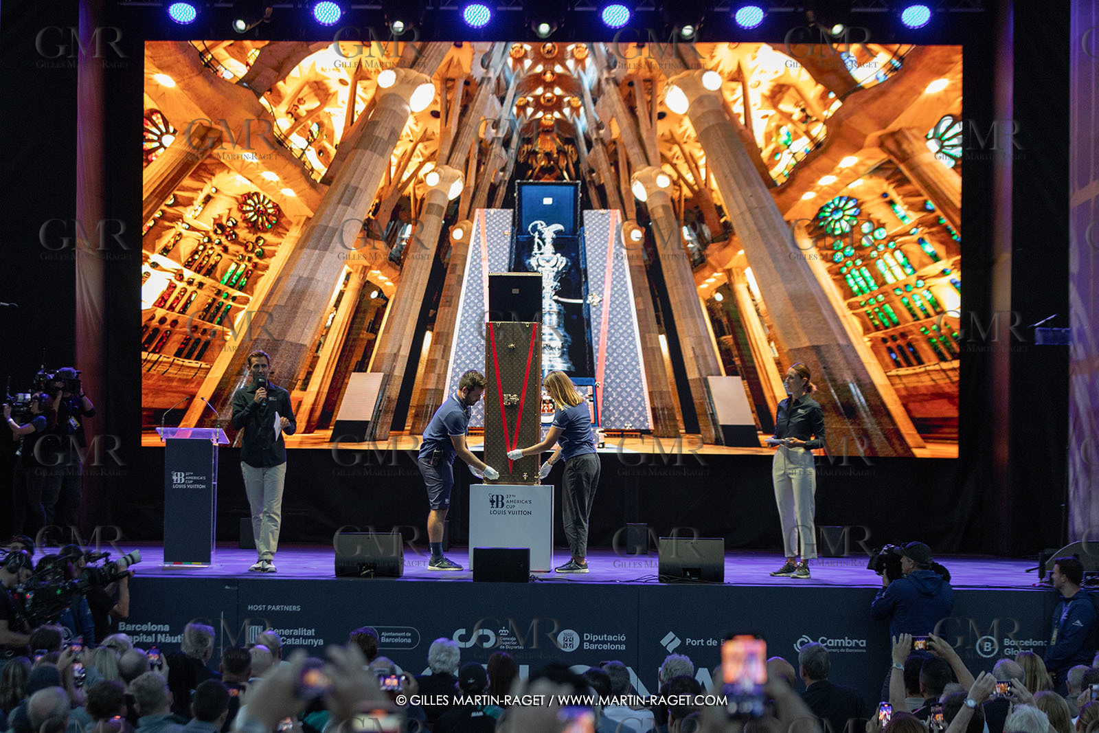 19 10 2024, Barcelona (ESP), Louis Vuitton 37th America's Cup, Final Match, Race Day 6 , Prizegiving
