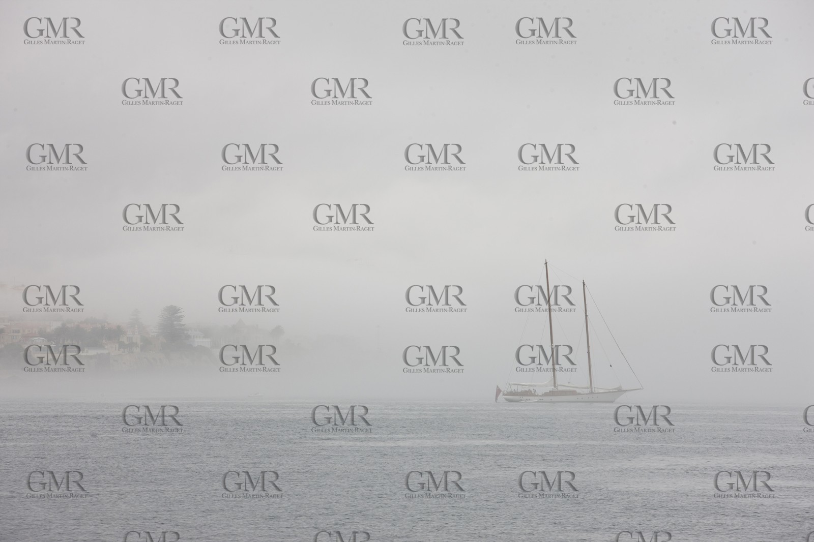 06 08 2011 - Cascais (PRT) - 34th America's Cup - AC World Series - Cascais 2011 -  Racing Day 1