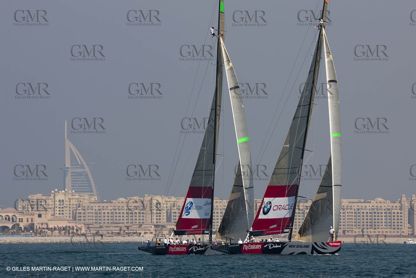 14 11 2010 - Dubai (UAE) - Dubai Louis Vuitton Trophy -  BMW ORACLE Racing - Training - Onboard Vs All 4 one