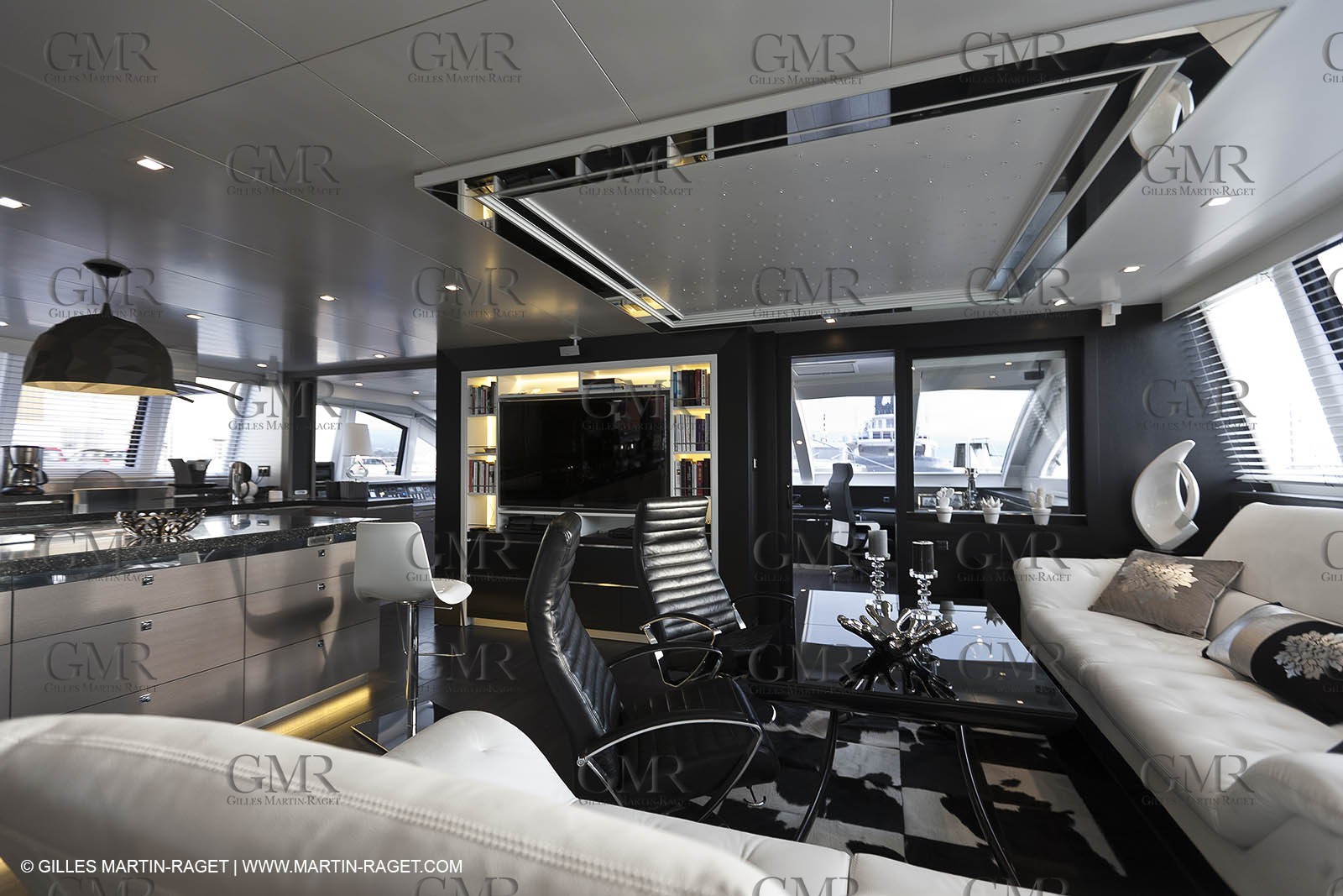 25 02 2011 - La Ciotat (FRA,13) - Super Yachts - Chantier H2X - Cartouche