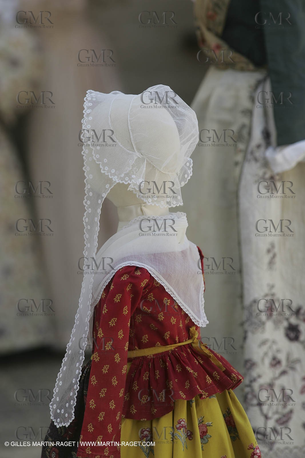 May 2004 - La Tour d'Aigues (FRA, 84) - Old costumes for women of the South exhibition