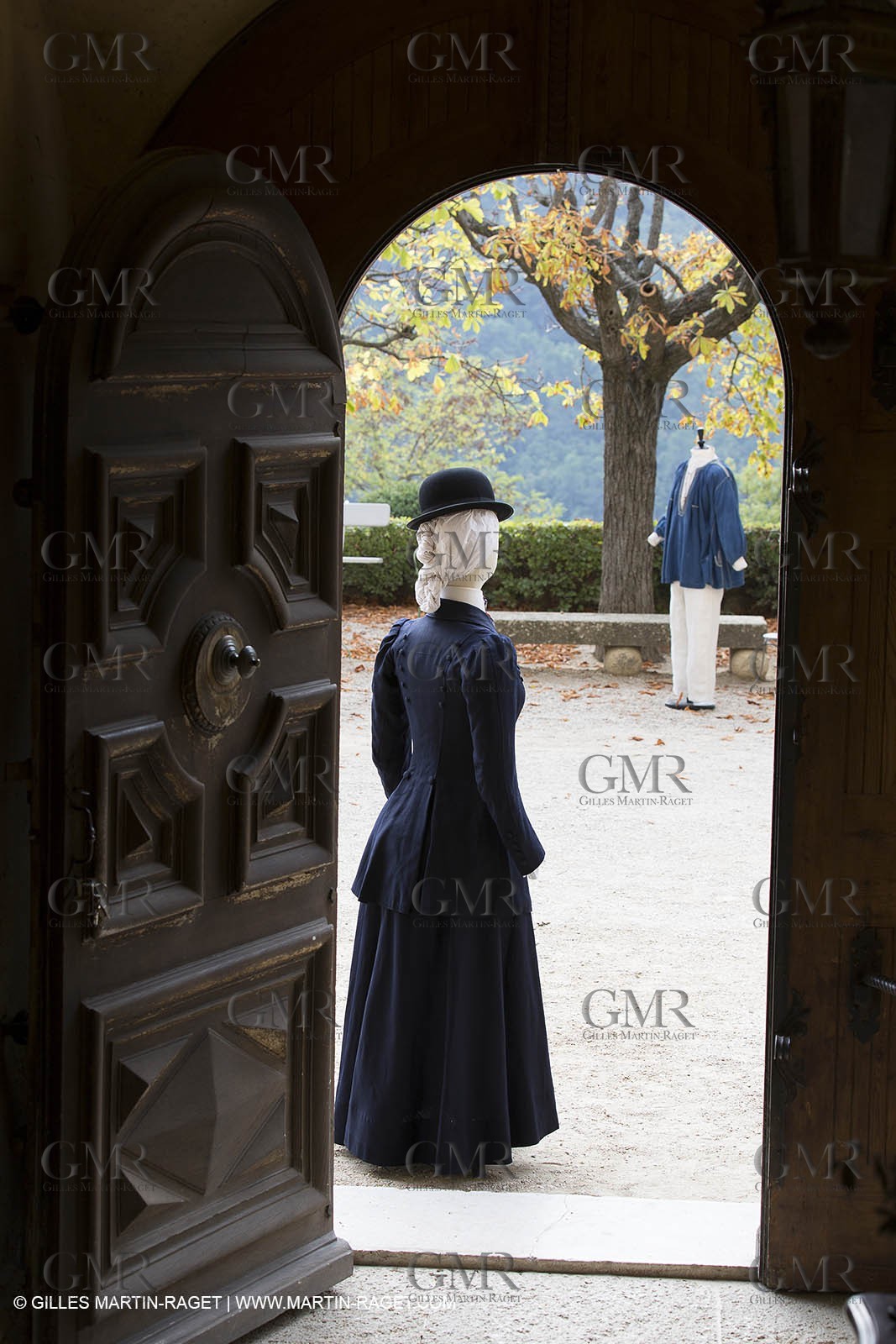 31 10 2013 - Ansouis (FRA,84) - Ansouis castle - Costumes of the exhibit Men costumes