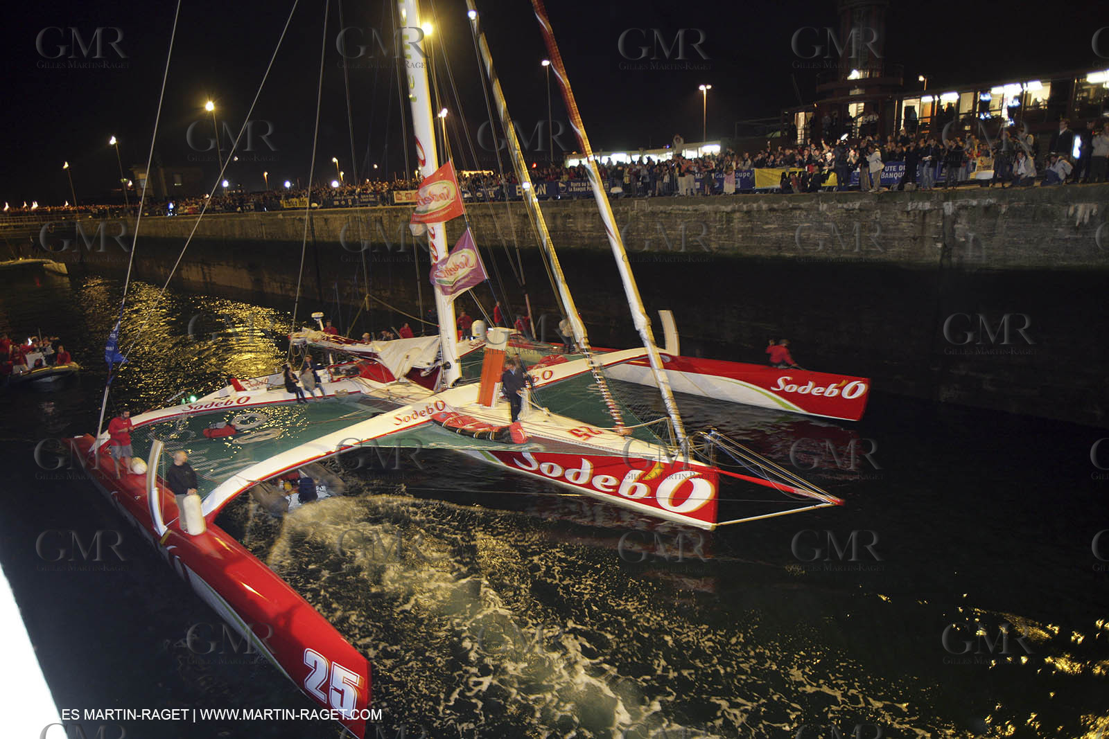27 10 2006 - Saint Malo (FRA) - Route du Rhum 2006 - Thomas Coville - Sodeb'O - Lock passage
