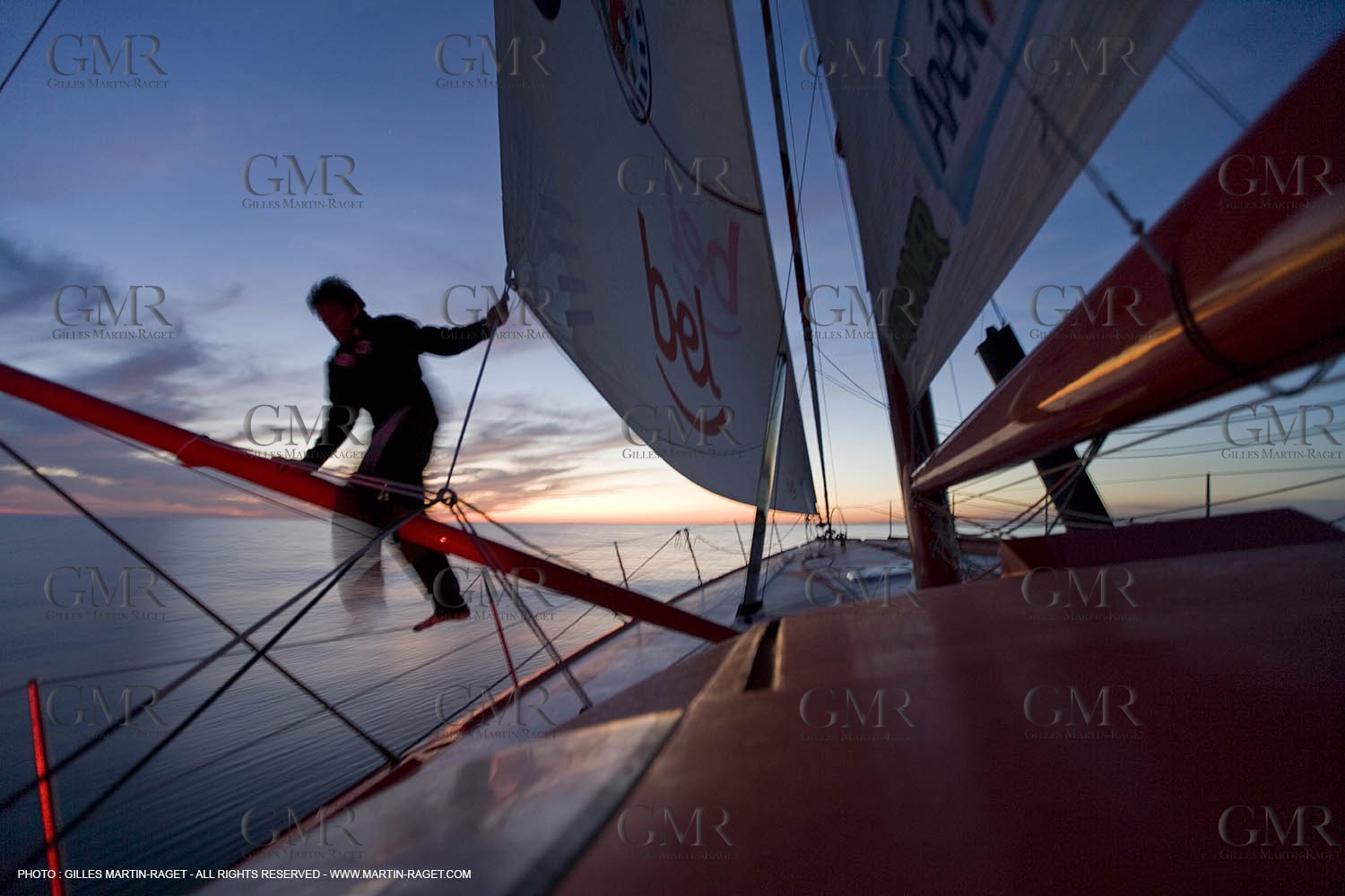 20 09 2007 - Marseille (FRA, 13) - Monos IMOCA - GROUPE BEL (Kito de Pavant) - Premières navigations - A bord avec Kito de Pavant et Sébastien Col