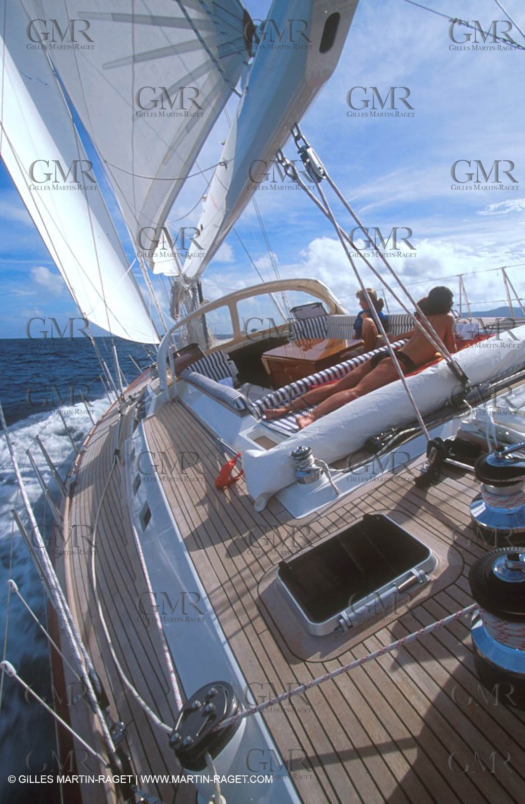Crusing monohull sailing