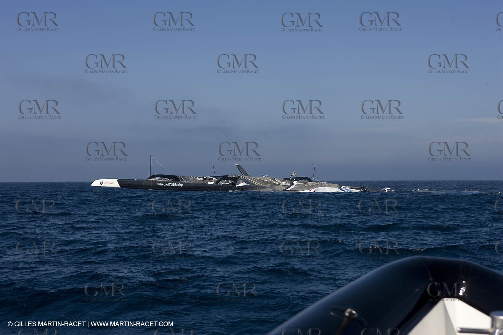 03 11 2009 - San Diego (USA, CA) - 33rd America's Cup - BMW ORACLE Racing - BOR 90 dismasts when Trialing off San Diego