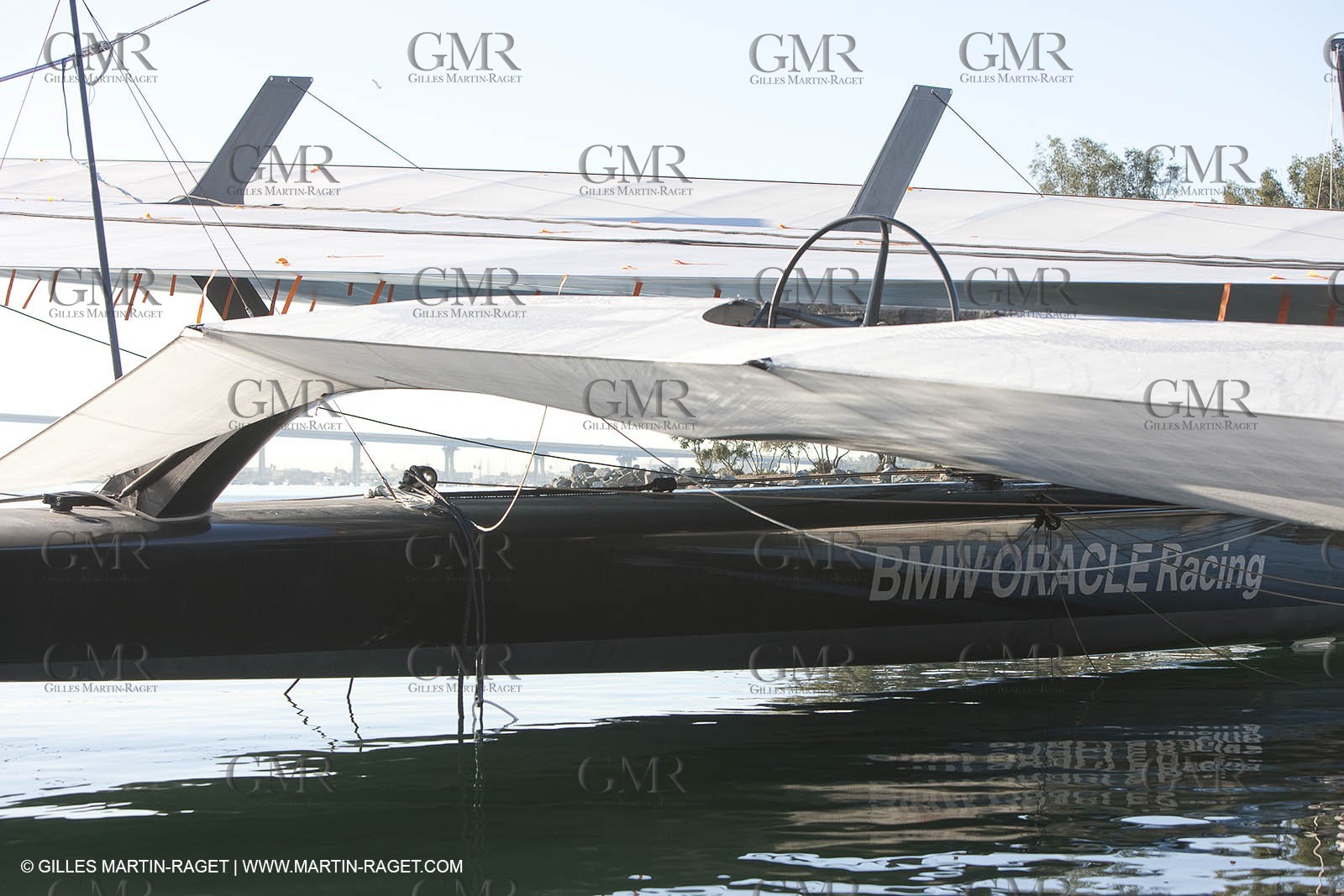 10 11 2009 - San Diego (USA, CA) - 33rd America's Cup - BMW ORACLE Racing - Wing testing , Day 1