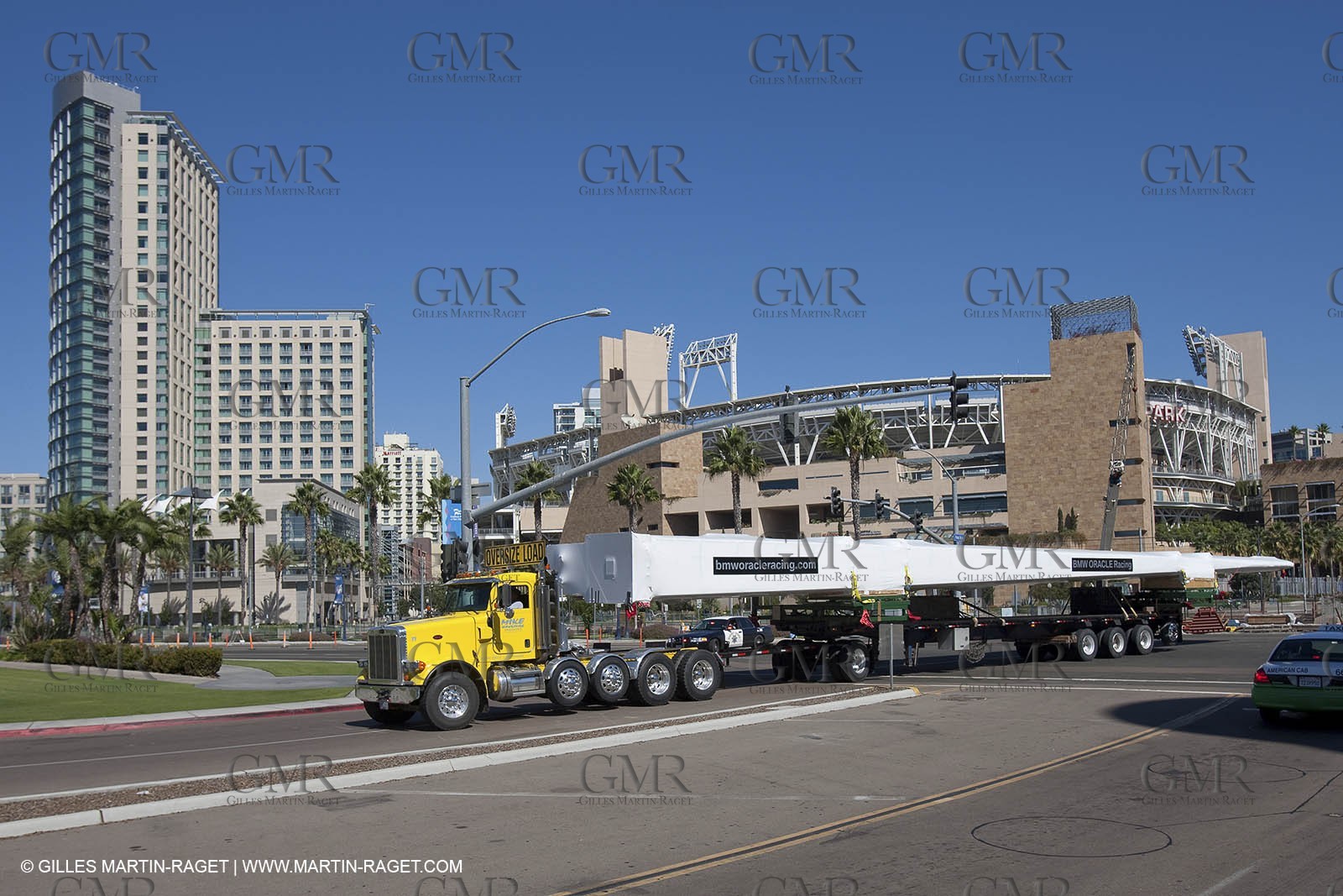 13 10 2009 - San Diego (USA, CA) - 33rd America's Cup - BMW ORACLE Racing - BOR 90 modifications