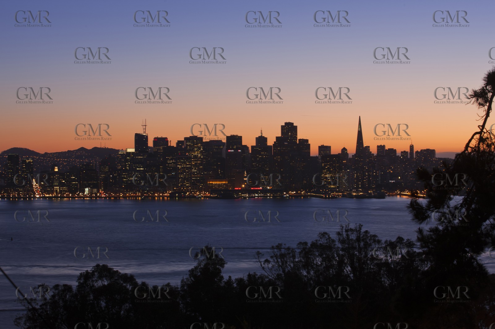 28 02 2011 - San Francisco (USA, CA) - USA 17 arrival in San Francisco