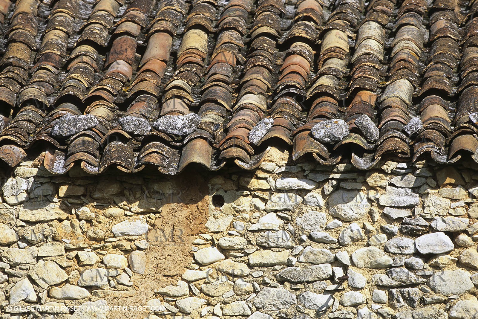 Luberon in winter near Saint Satrunin les Apt (FRA,84)