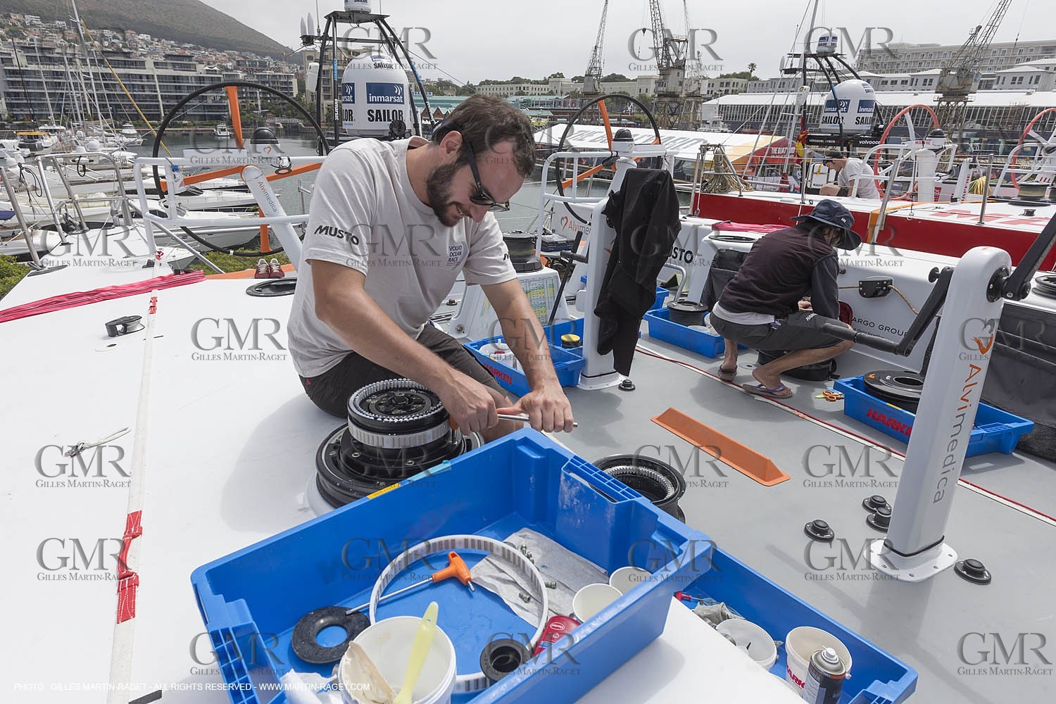 08 11 2014, Capetown (ZAF), Volvo Ocean Race 2014-15, Team Alvimedica, Nursing the boat