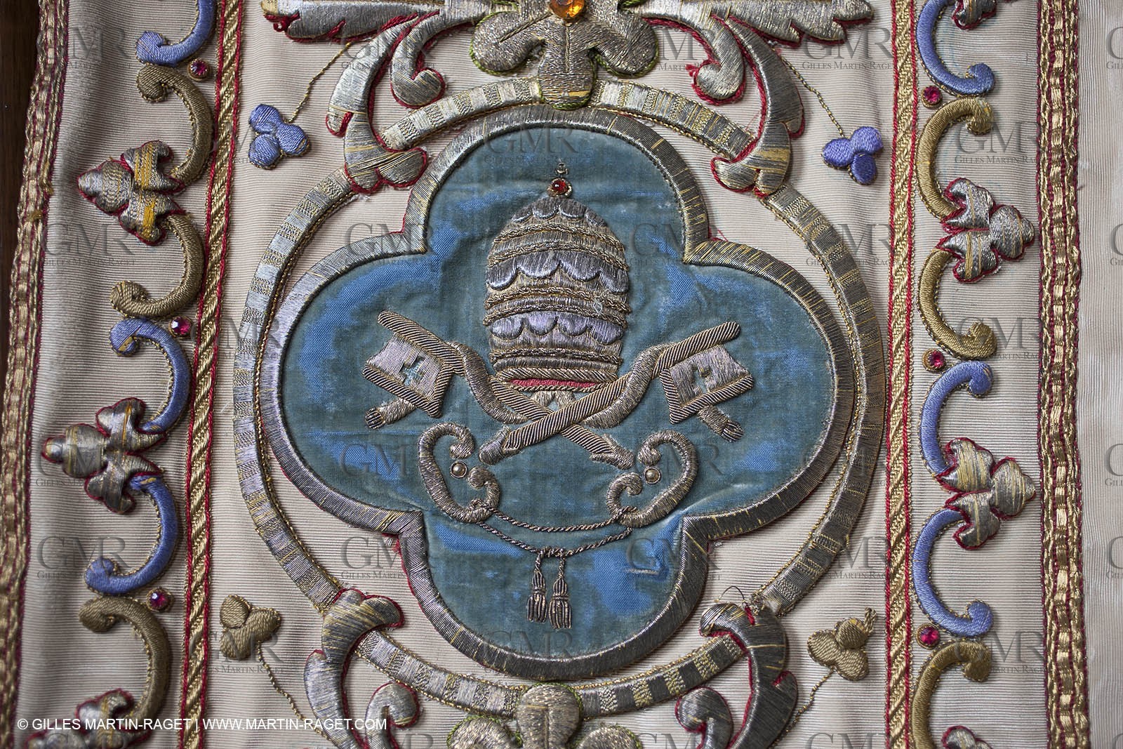 04 02 2013 - Marseille(FRA,13), Notre Dame de la Garde, liturgical clothing