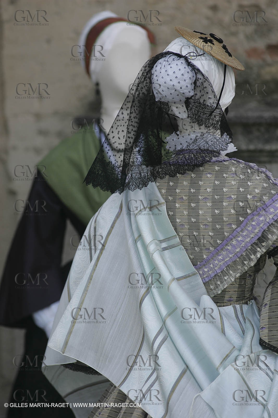 May 2004 - La Tour d'Aigues (FRA, 84) - Old costumes for women of the South exhibition