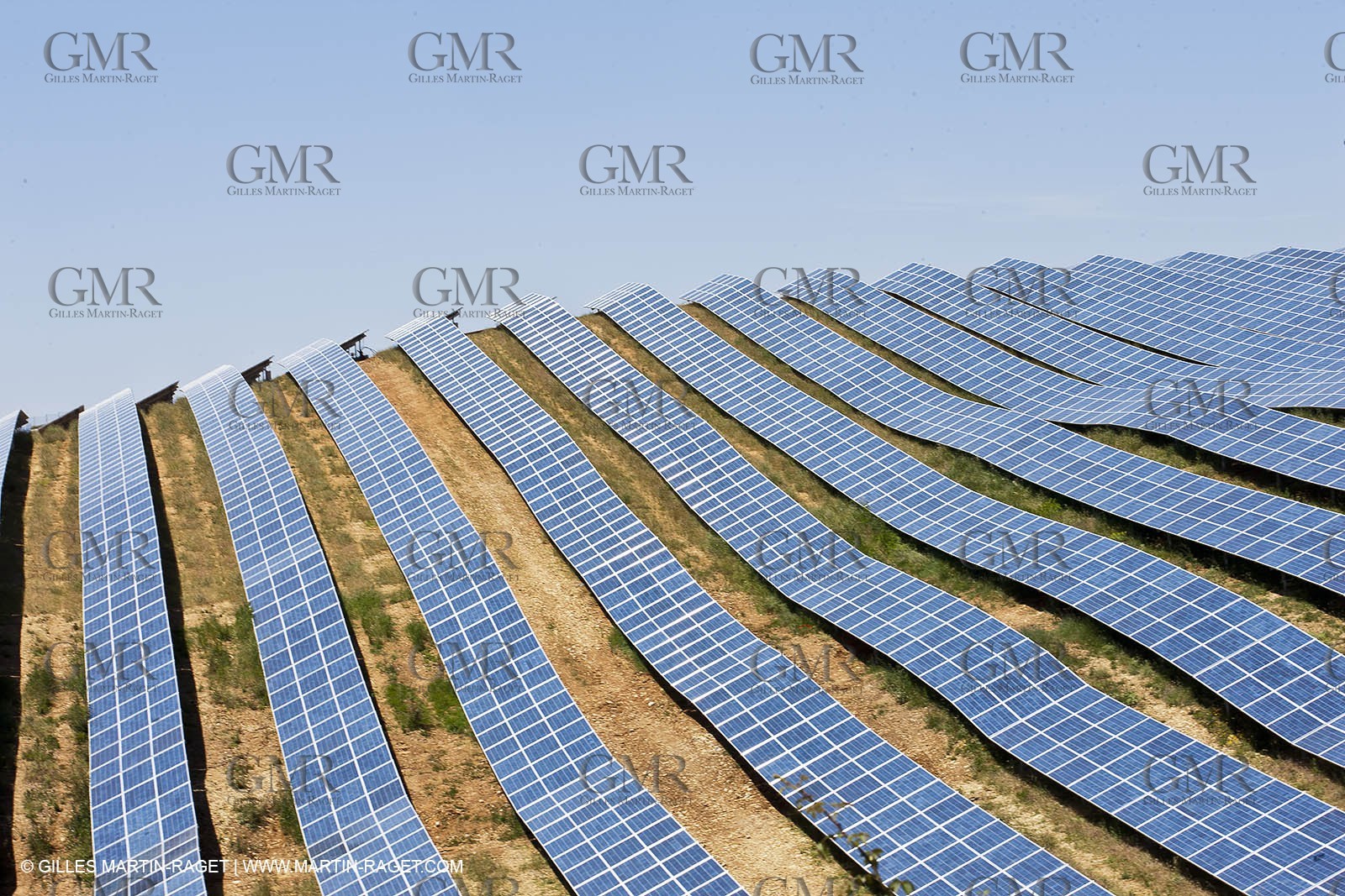 27 06 2011 - Puimichel (FRA, 04) - Solar far des Mées