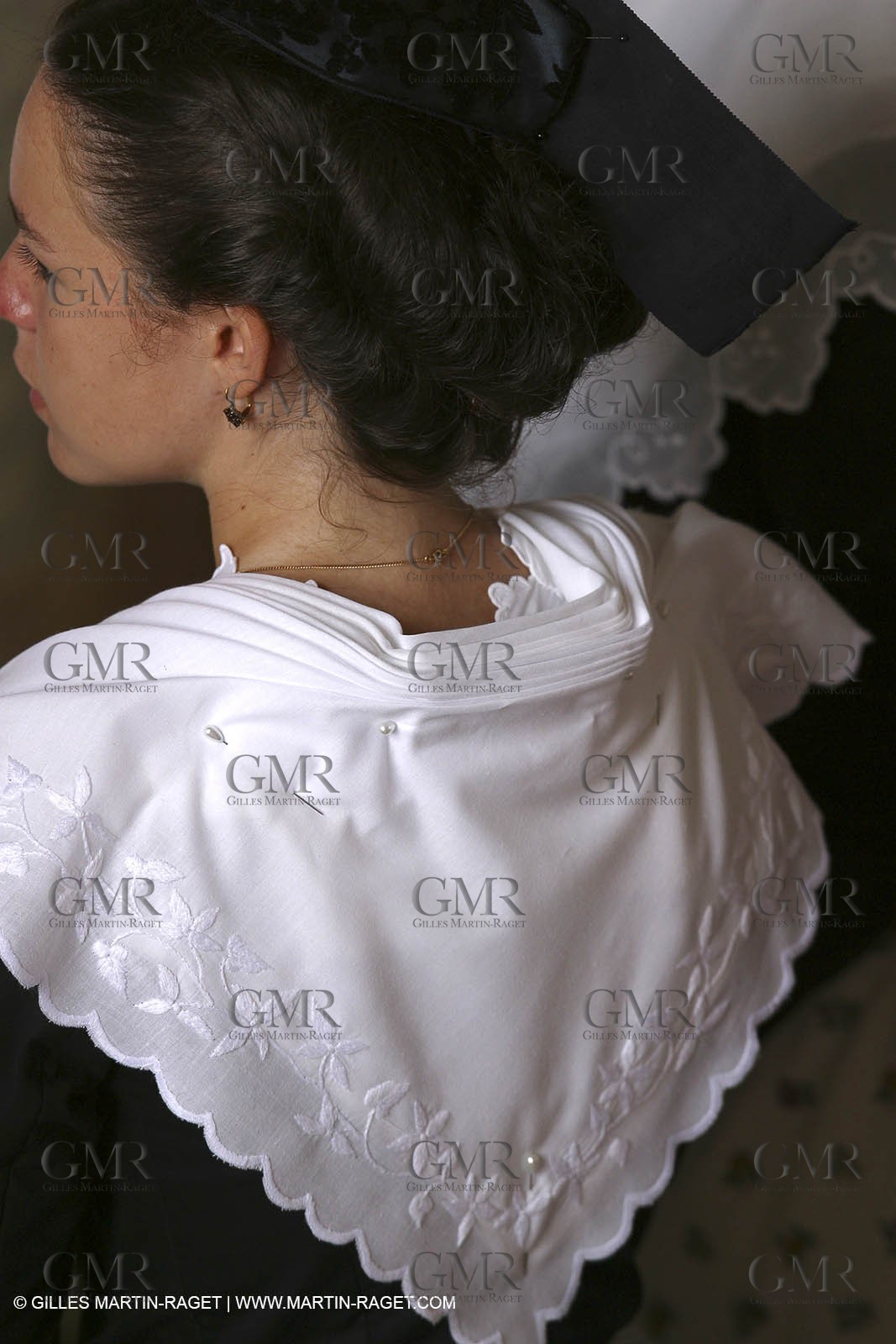 Women of Arles in traditional costume