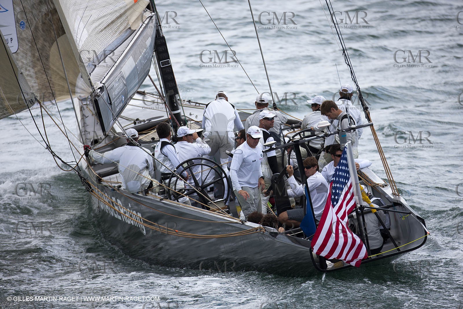 05 08 2010 - Cowes (UK, IOW) - The 1851 Cup -  BMW ORACLE Racing - Round The Island Race - Rounding  No Man's Land fort