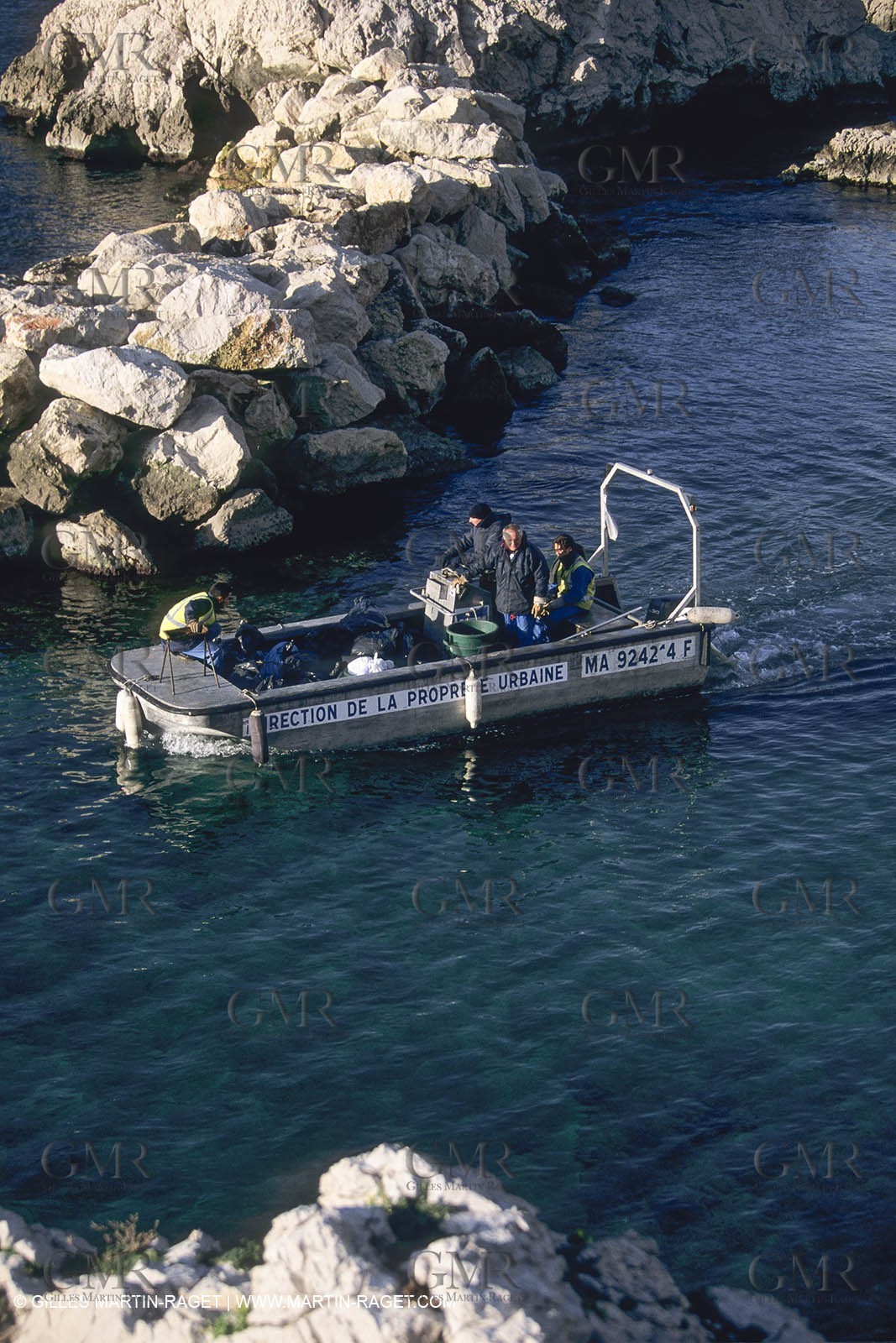 Monde maritime, opérations porturaires, ports, manoeuvres, marine world, harbour operations, maritime shipping,