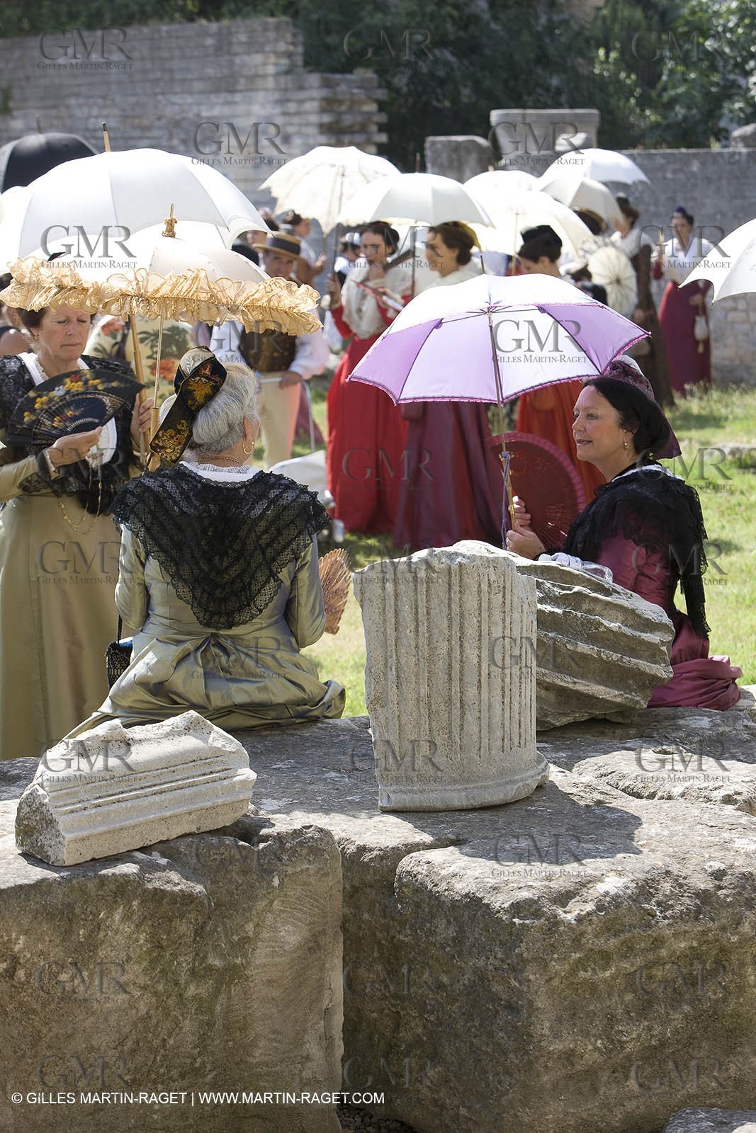 06 07 08 - Arles (FRA, 13) - Traditional costume of Arles fest