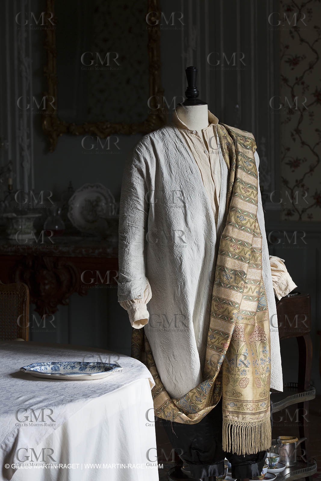 31 10 2013 - Ansouis (FRA,84) - Ansouis castle - Costumes of the exhibit Men costumes