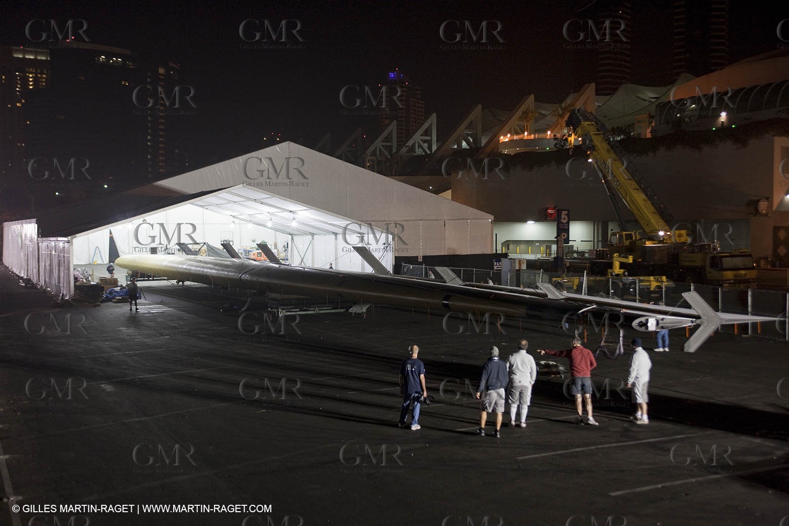 10 11 2009 - San Diego (USA, CA) - 33rd America's Cup - BMW ORACLE Racing - Wing testing , Day 1