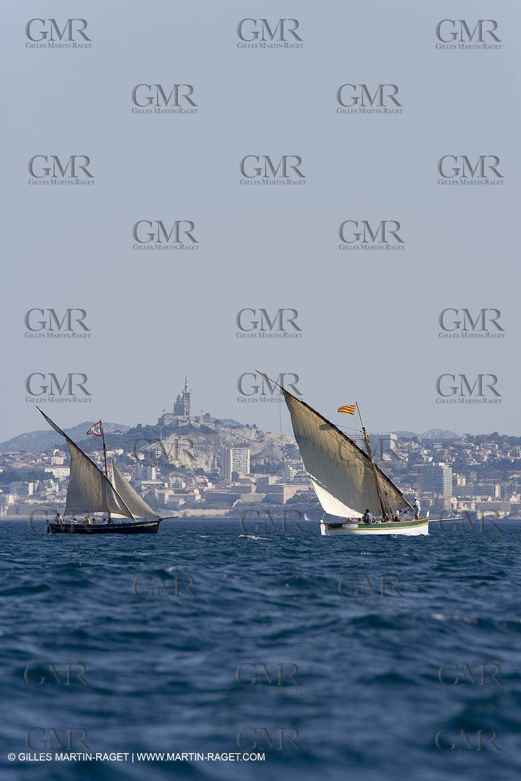 1 09 2007 - Marseille (FRA, 13) - Latin rigs in l'Estaque (Marseille north bay village)
