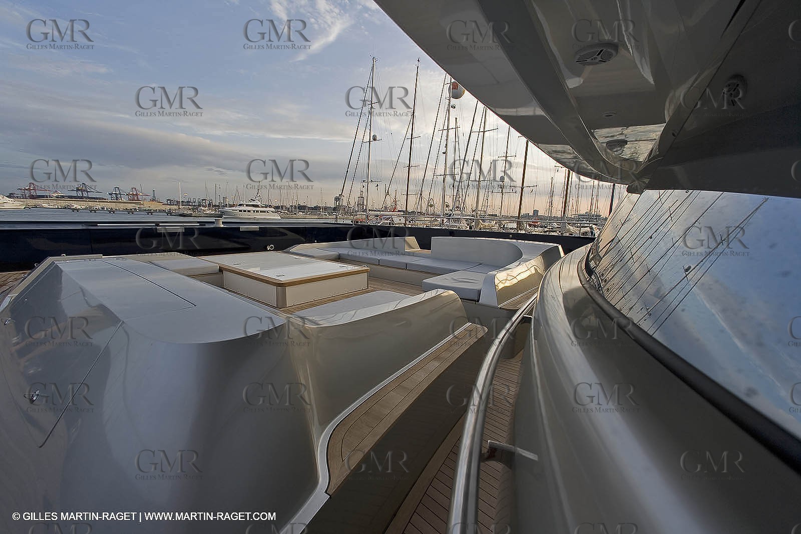 11 06 2007 - Valencia (Spain) - Bradley, super yacht catamaran dessiné par Gilles Vaton et construit par H2X à la Ciotat (France)