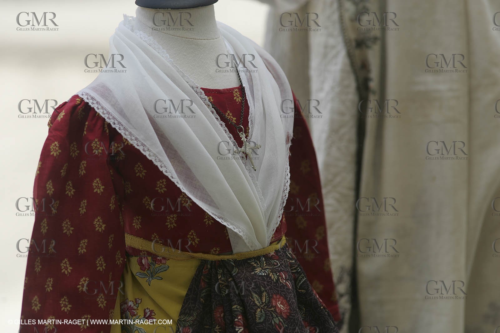 May 2004 - La Tour d'Aigues (FRA, 84) - Old costumes for women of the South exhibition