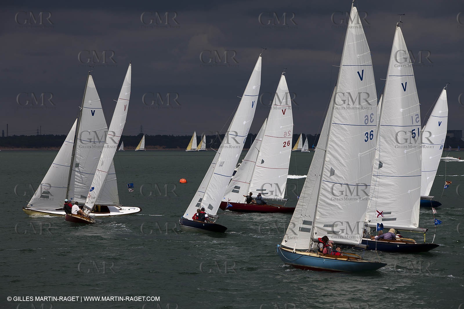 03 08 2010 - Cowes (UK, IOW) - The 1851 Cup -  BMW ORACLE Racing - Day 1.