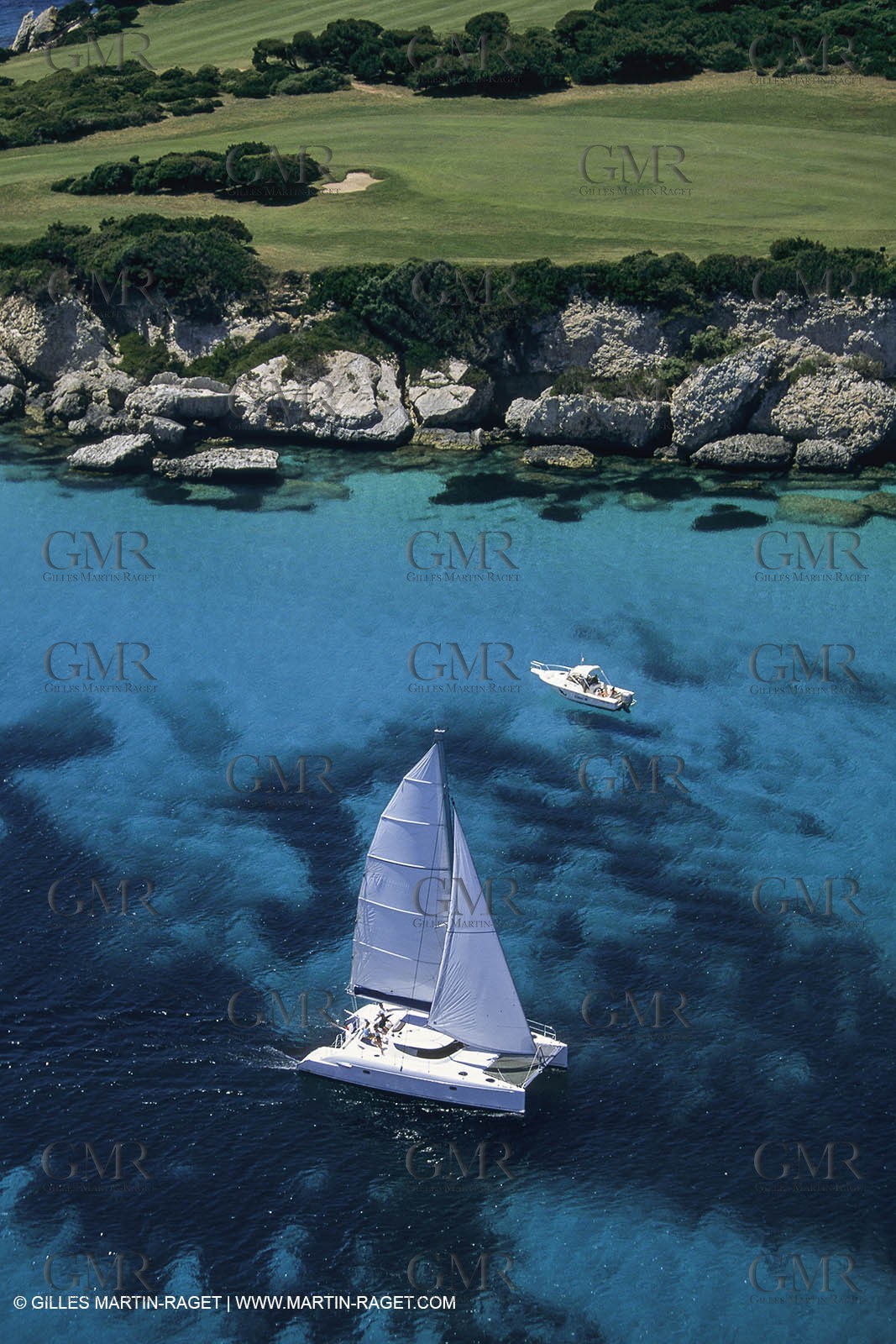 Sailing, cruising, multihull under sail