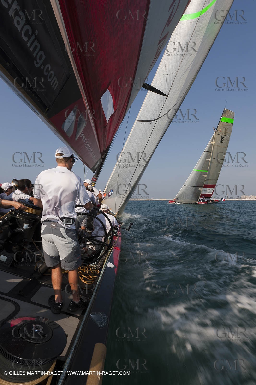 14 11 2010 - Dubai (UAE) - Dubai Louis Vuitton Trophy -  BMW ORACLE Racing - Training - Onboard Vs All 4 one