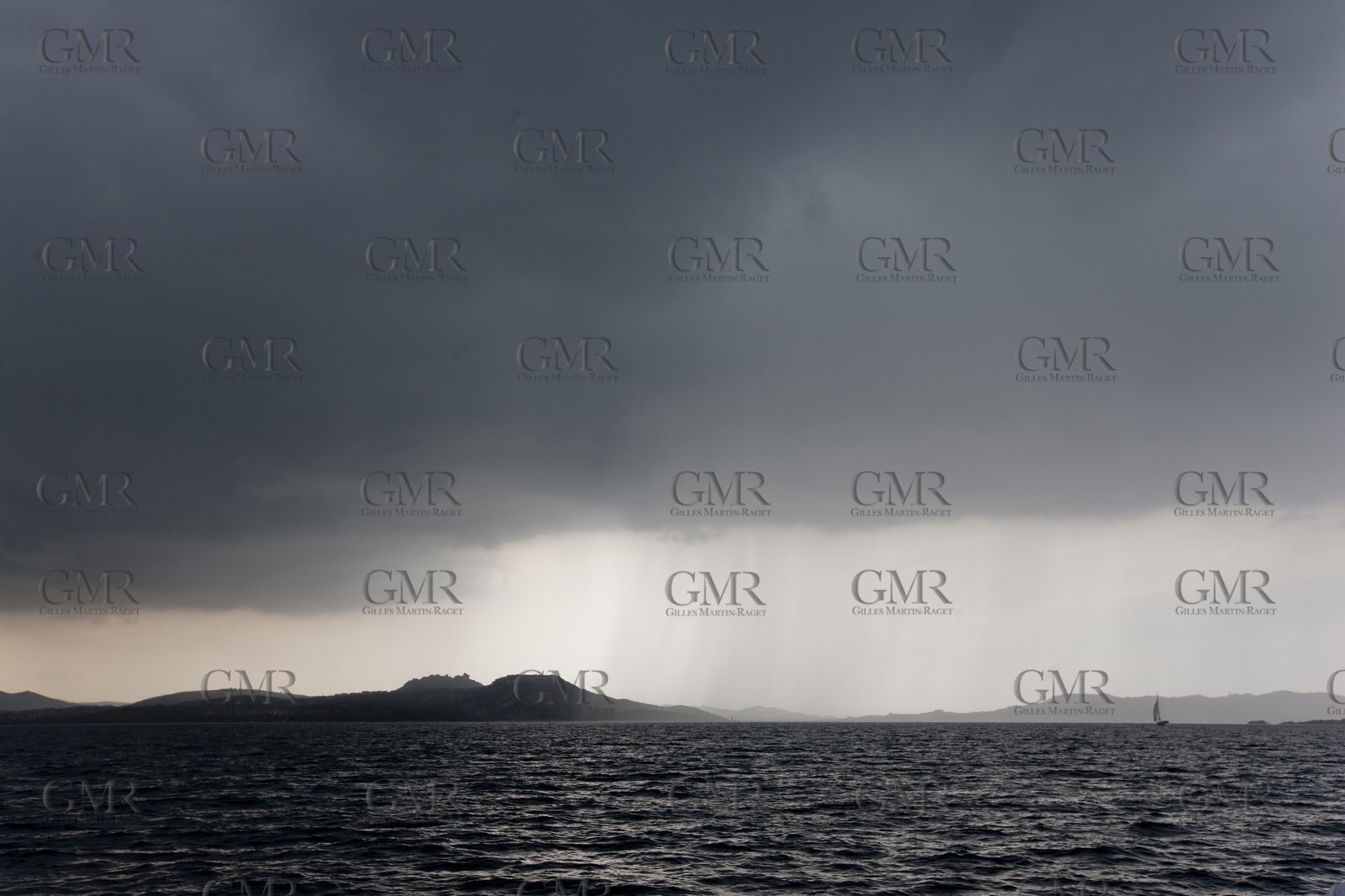 19 05 2010 - La Maddalena (ITA, Sardinia) Louis Vuitton Trophy - BMW ORACLE Racing - Training