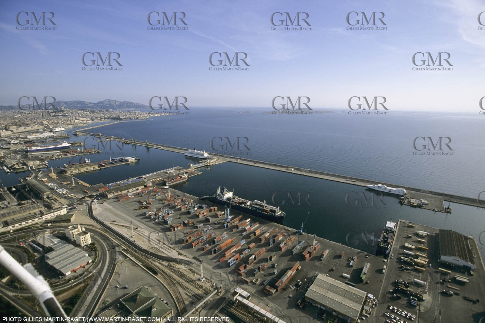 France, Provence, Marseille, Port de commerce, opérations portuaires, métiers de la mer