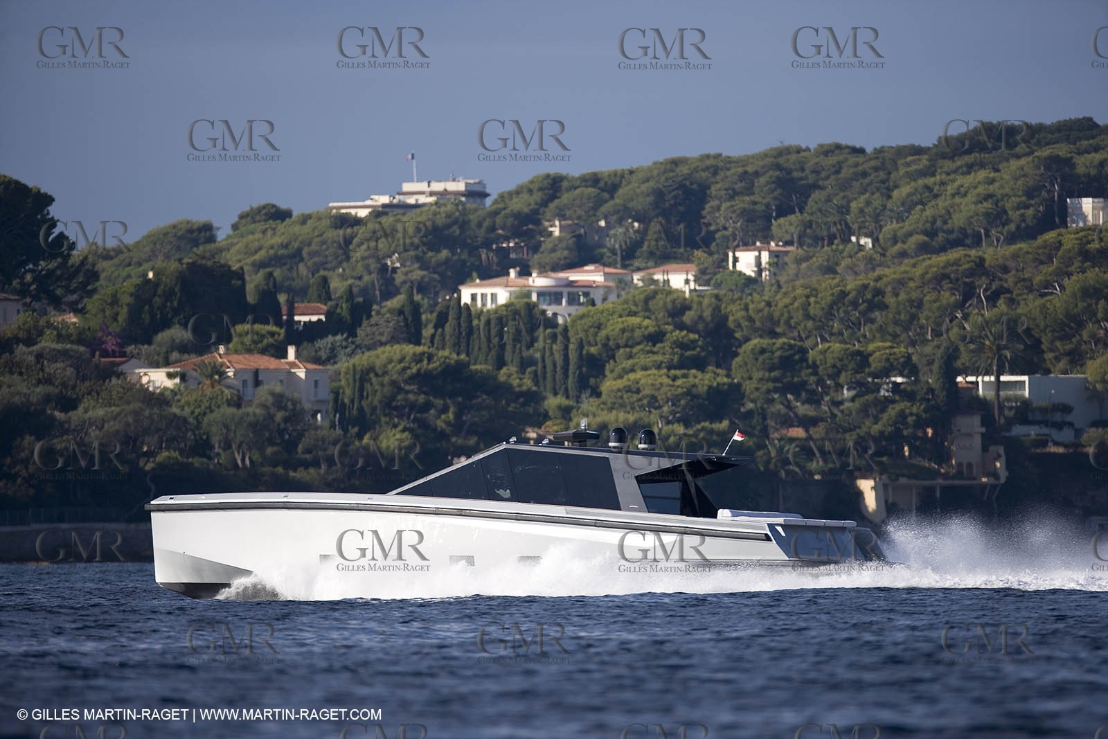 29 09 2007 - St Jean Cap Ferrat - Wally Yachts - Wally Power 70 - Lau Lau