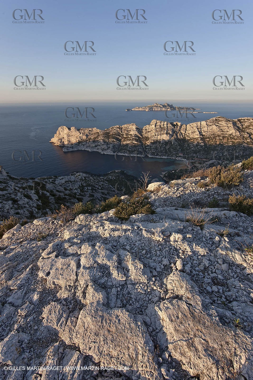 04 04 2009 - Marseille (FRA, 13) - Les Calanques - Marseille as seen from the top of the Baou Rond