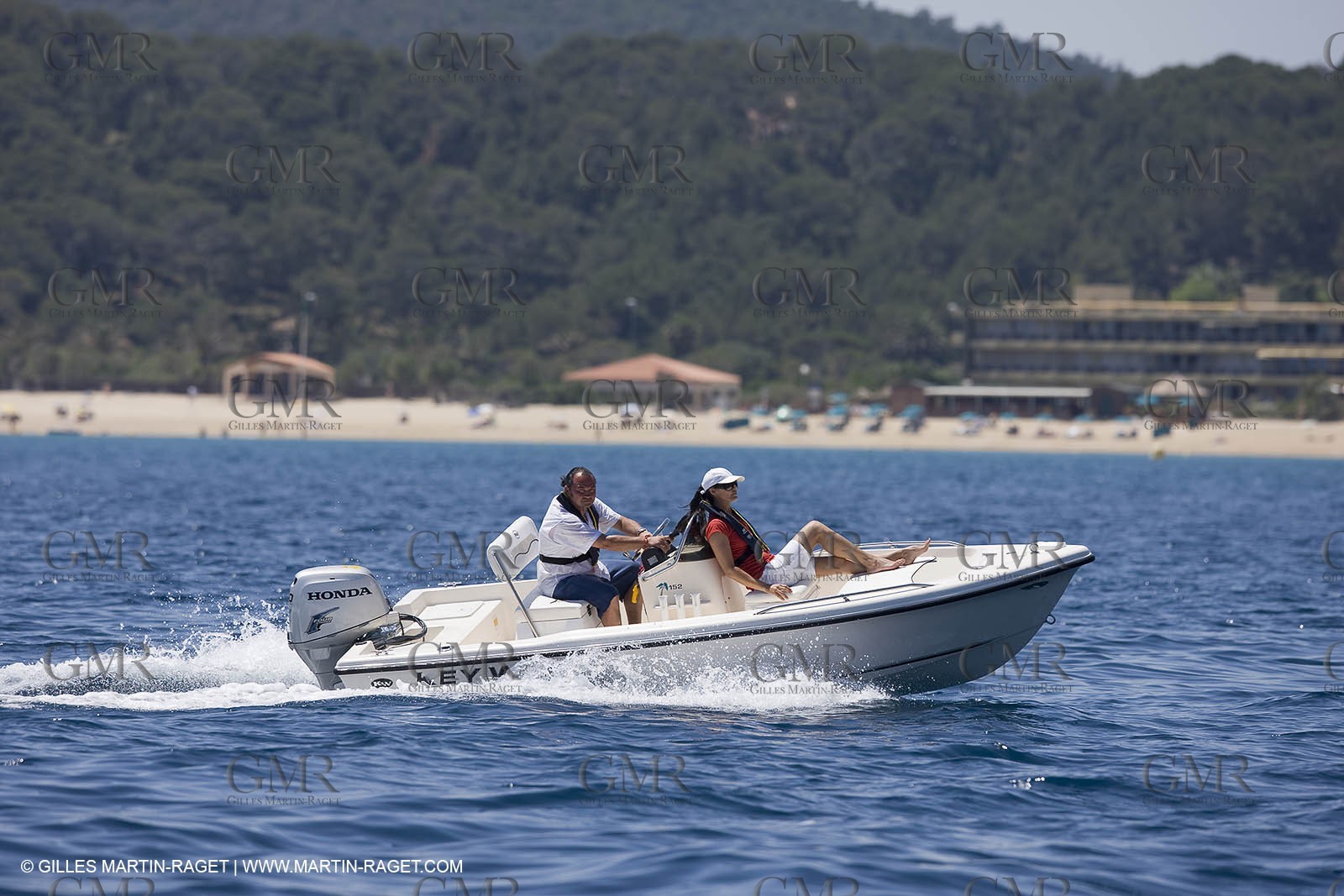 Motor boat running