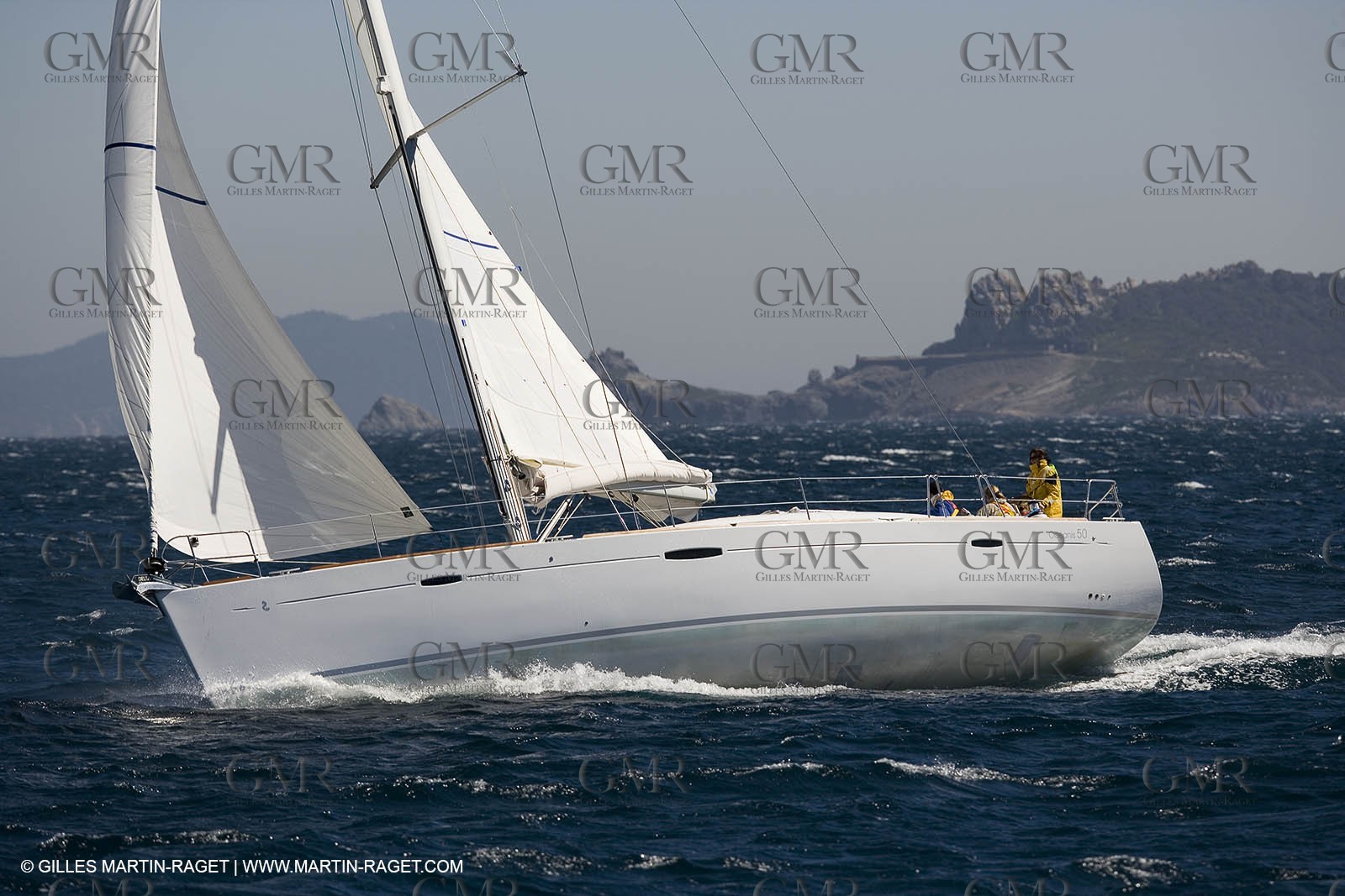 Crusing monohull sailing