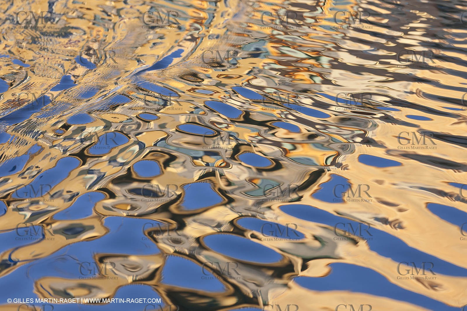 14 03 2012 - Martigues (FRA,13) - neighborhood Le Miroir (the mirror)