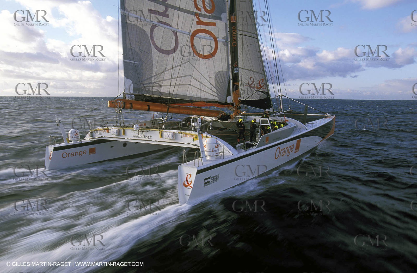 Orange II-2004 Jules Verne Trophy-Ouessant-2nd line crossing
