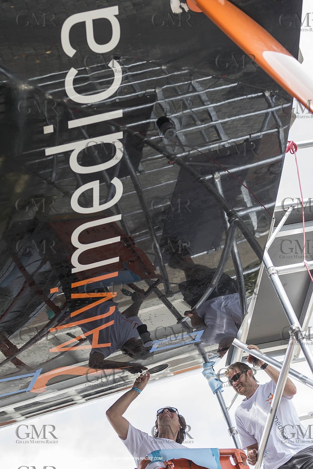 08 11 2014, Capetown (ZAF), Volvo Ocean Race 2014-15, Team Alvimedica, Nursing the boat