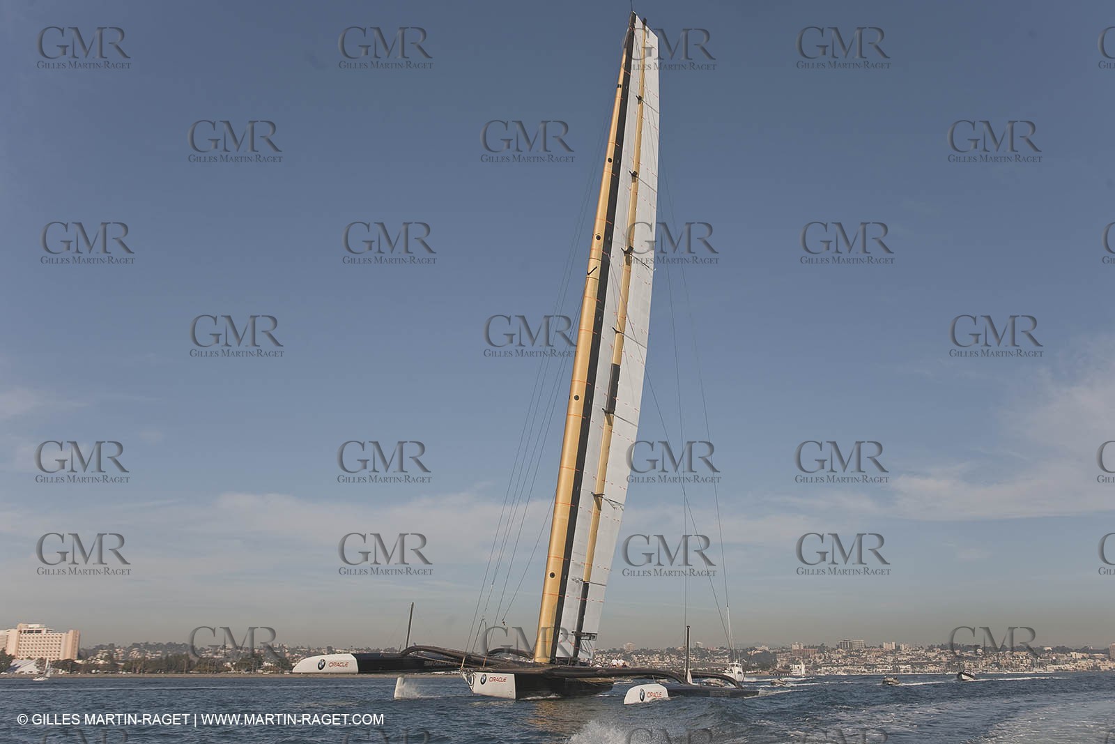 10 11 2009 - San Diego (USA, CA) - 33rd America's Cup - BMW ORACLE Racing - Wing Testing - Day 1