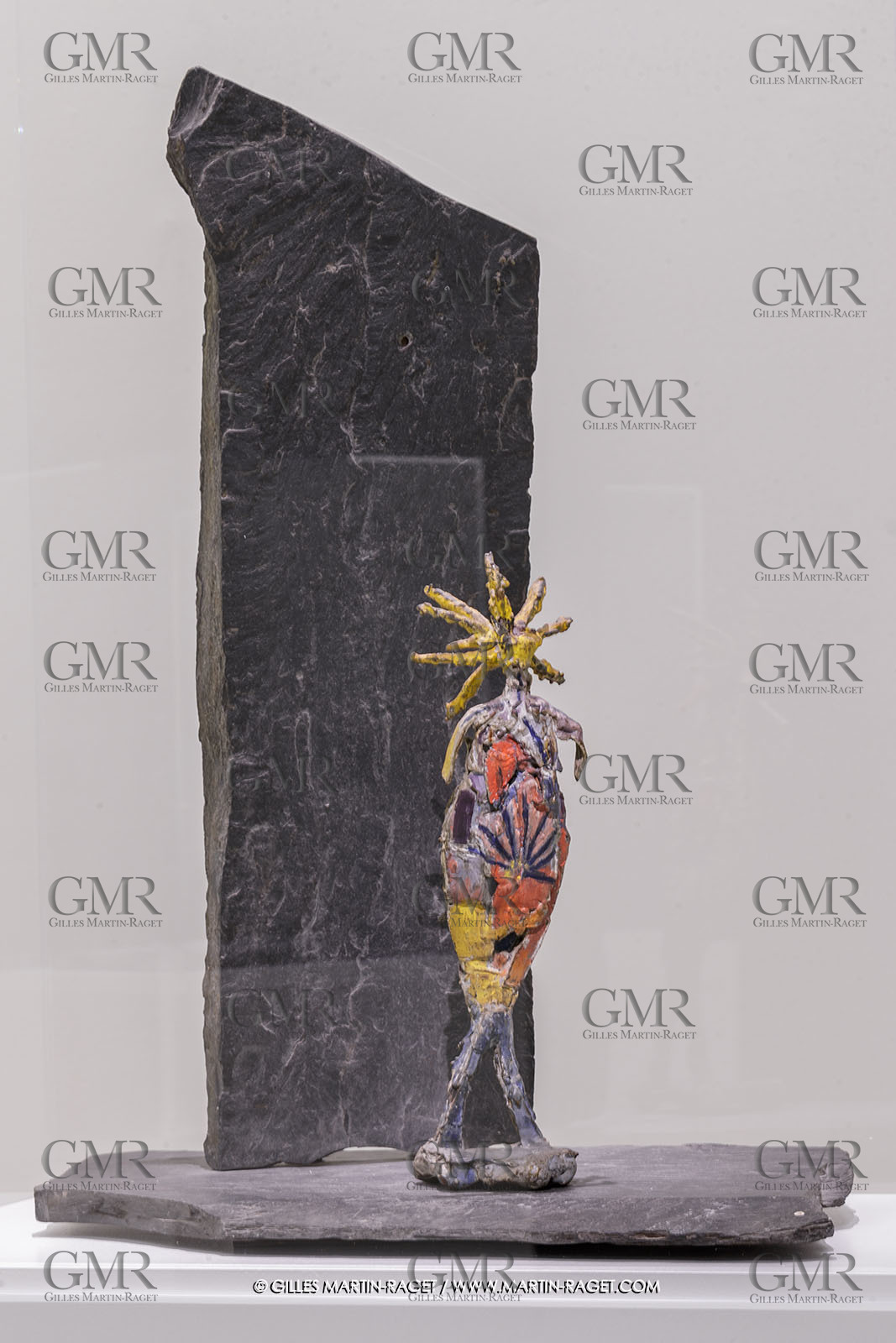 02 05 2023, Paris (FRA), oeuvre de Germaine Richier, Exposition Centre Pompidou 2023, Le Chardon peint, sur équerre ardoise 1959, Bronze peint, équerre ardoise, Pièce unique, 46 x 14 x 15 cm, Collection particulière