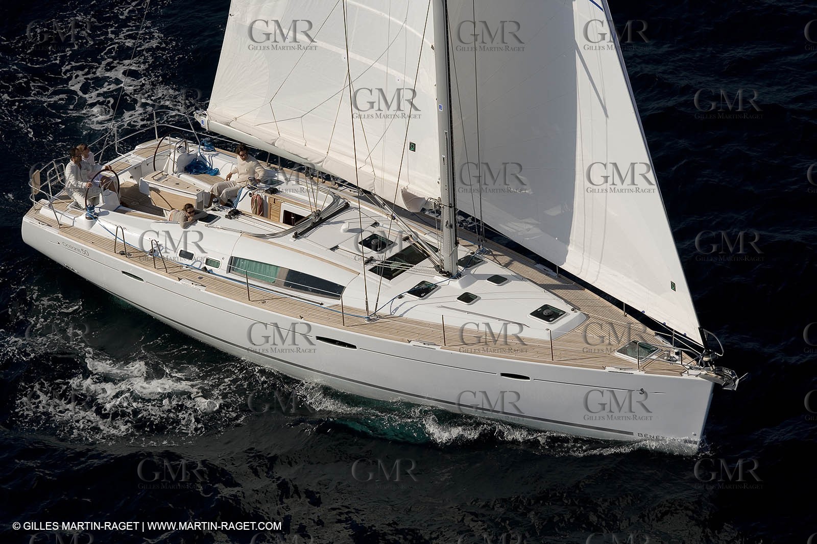 Crusing monohull sailing