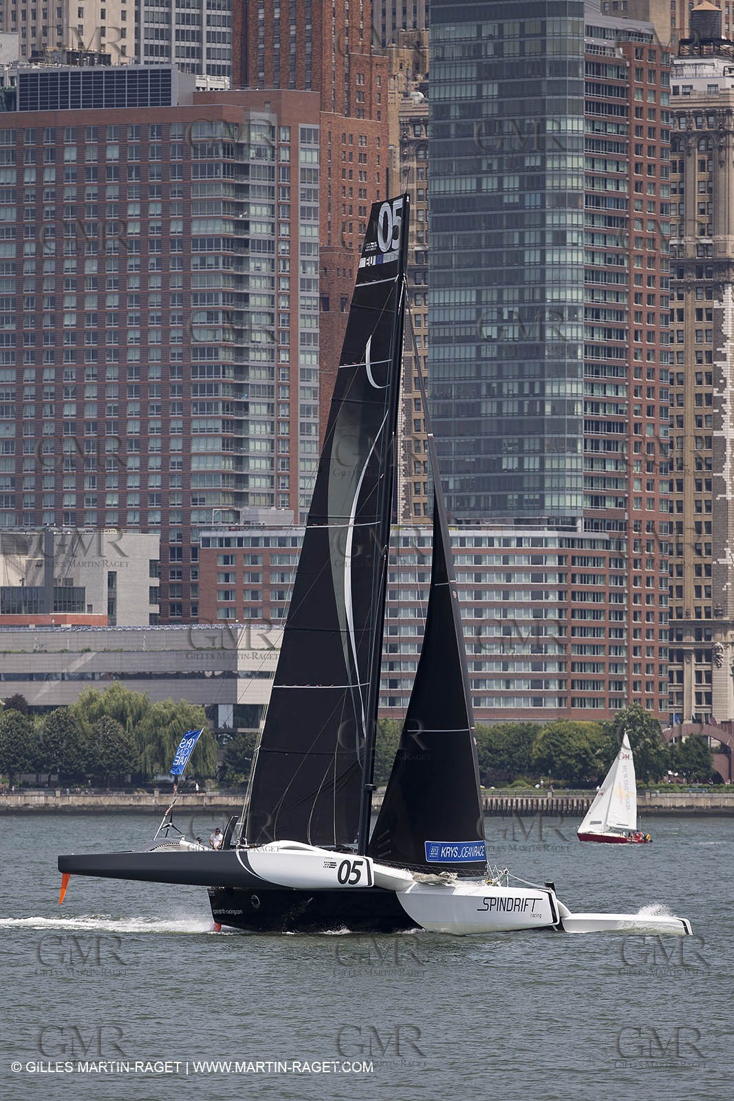 05 07 2012 - New York (USA) - Ocean Krys Race - Speed runs in fornt of NY city