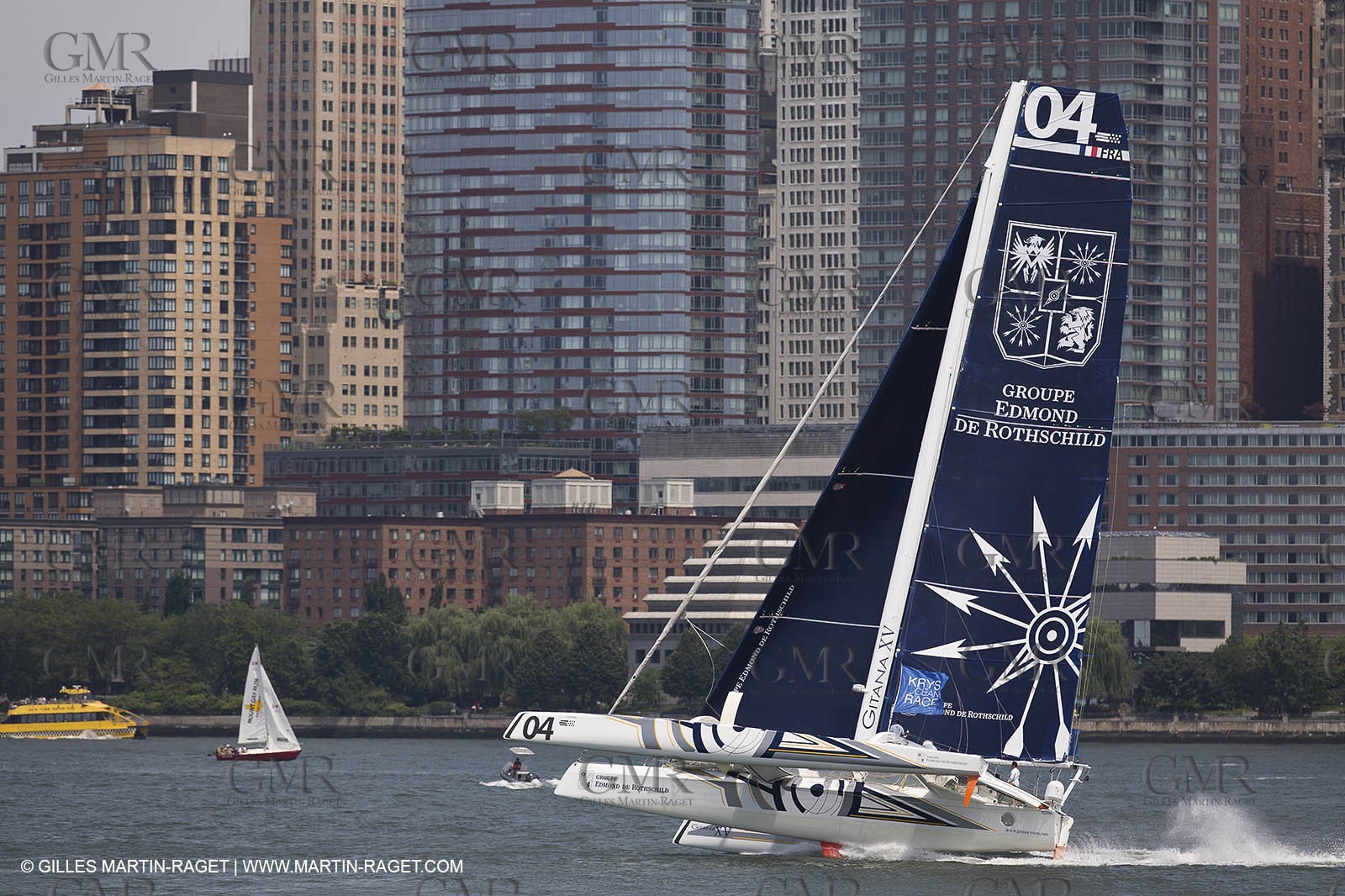 05 07 2012 - New York (USA) - Ocean Krys Race - Speed runs in fornt of NY city