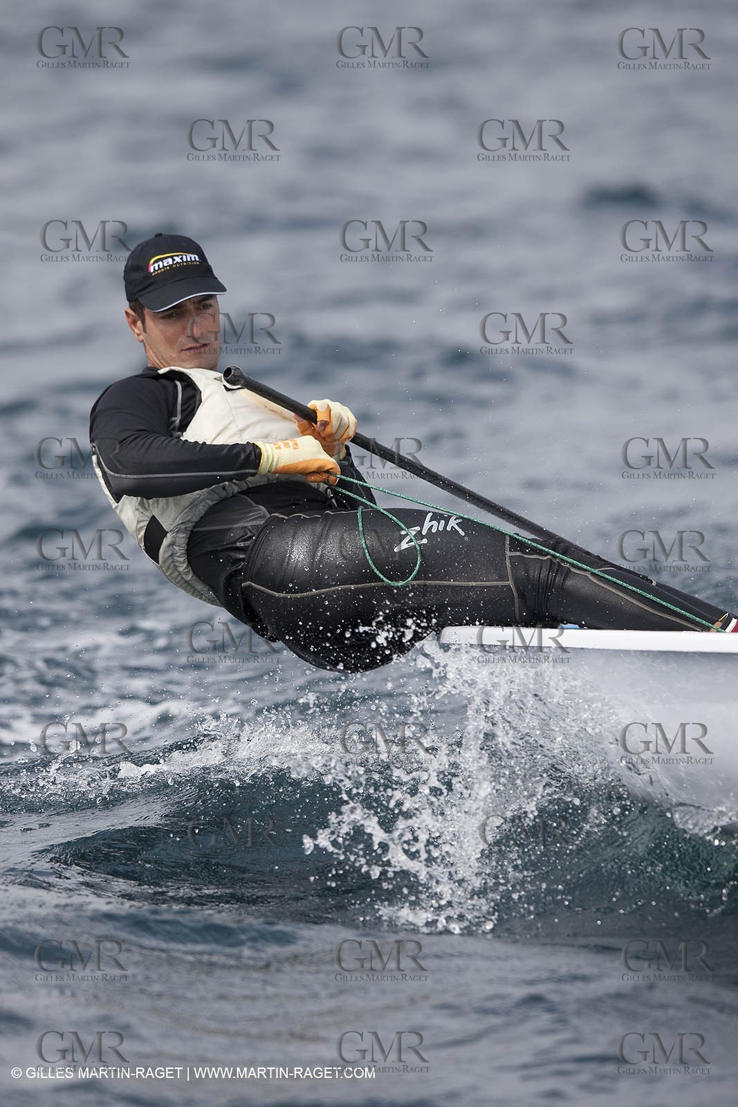 20 04 2010 - Hyères (FRA,83) - SOF 2010 - Zhik Team - Laser Men - Javier Hernandez