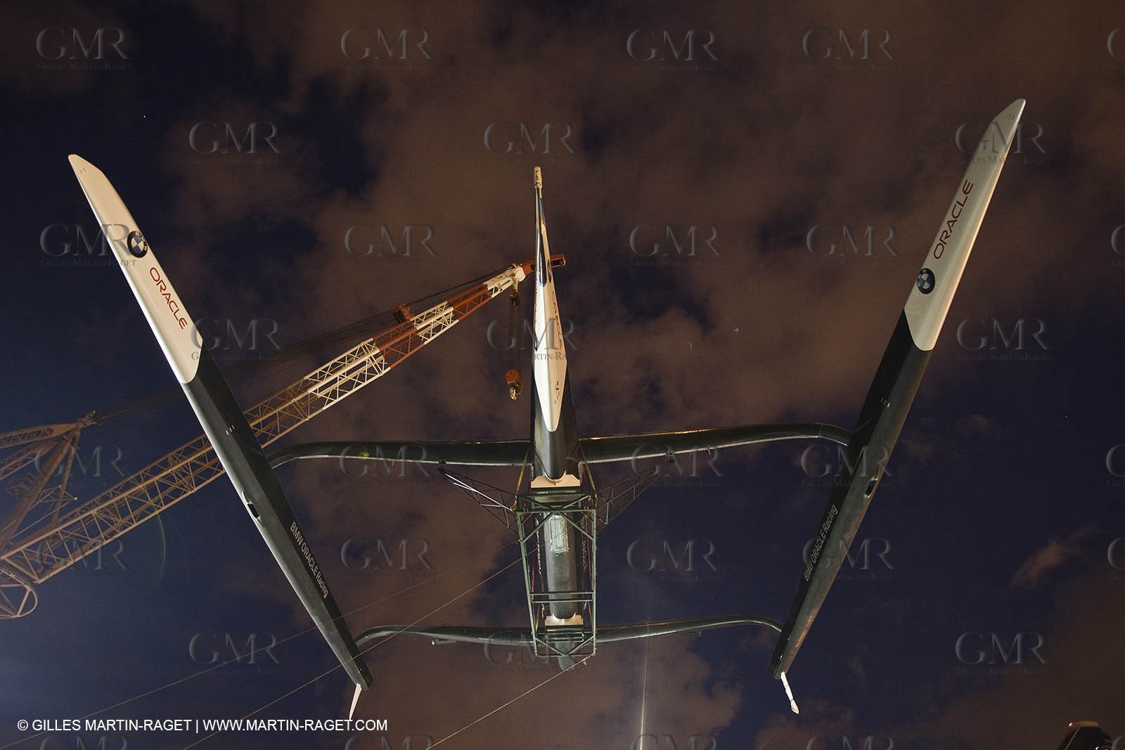 13 10 2009 - San Diego (USA, CA) - 33rd America's Cup - BMW ORACLE Racing - BOR 90 modifications - boat going out of tent