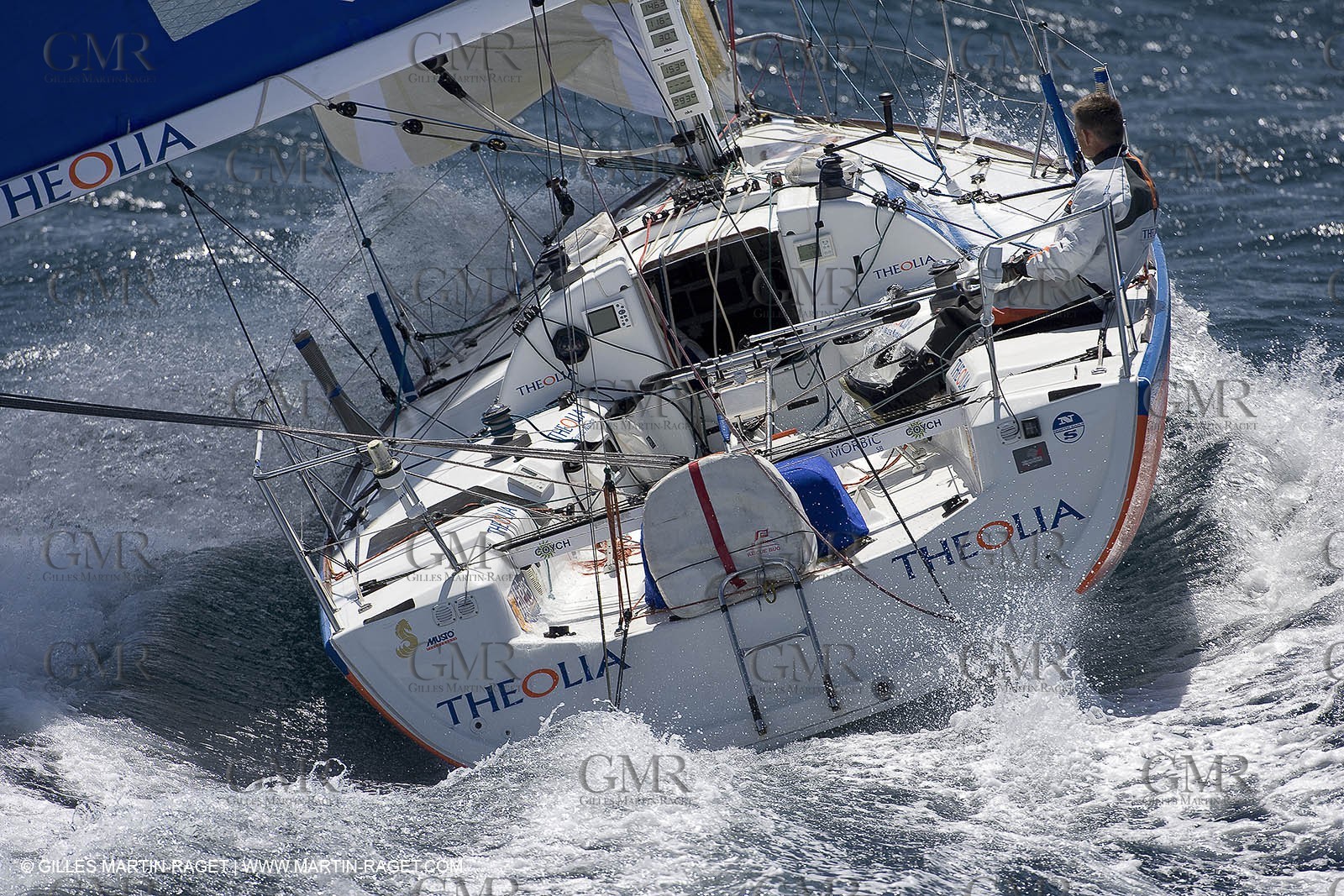 06-26-2007 - FIGARO II - THEOLIA - Skipper : Robert Nagy - Training off Marseille (south France) with strong wind conditions
