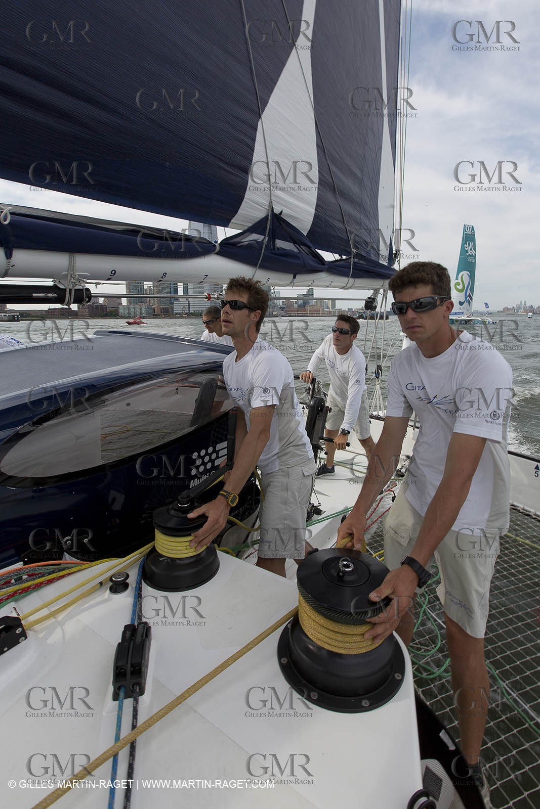05 07 2012 - New York (USA) - Ocean Krys Race - Speed runs in fornt of NY city